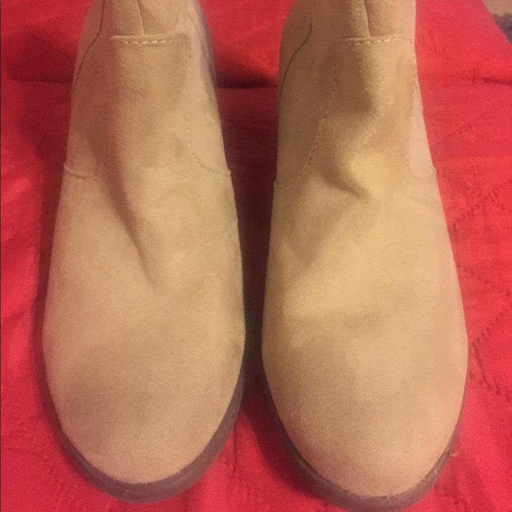 Ankle booties
